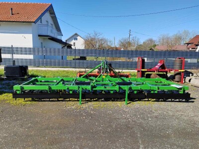 Teška drljača sa hidrauličnim podizanjem krila, radni zahvat 6.00, klin 30x30x220