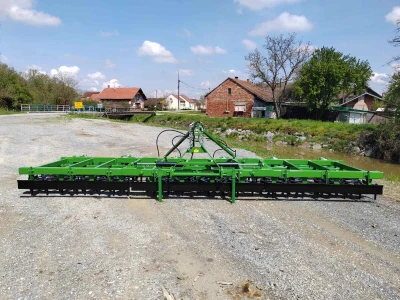 Teška drljača sa hidrauličnim podizanjem krila, radni zahvat 6.60, klin 30x30x220