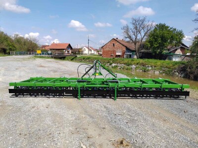 Teška drljača sa hidrauličnim podizanjem krila, radni zahvat 6.60, klin 30x30x220