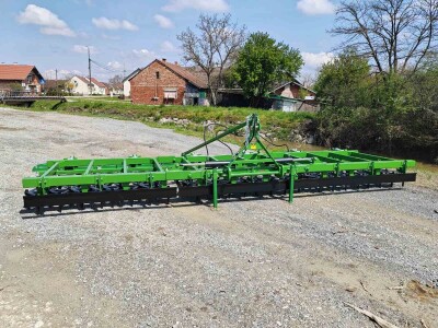 Teška drljača sa hidrauličnim podizanjem krila, radni zahvat 6.60, klin 30x30x220