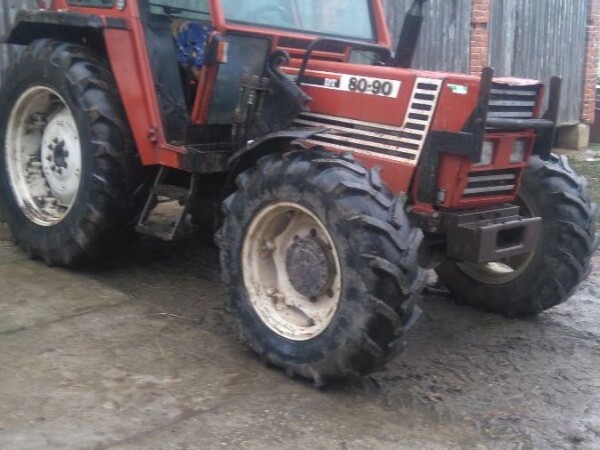 Traktor fiat 8090