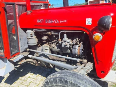 Traktor IMT 533 Deluxe
