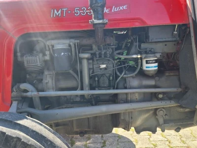 Traktor IMT 533 Deluxe