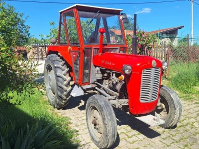 Traktor IMT 533 Deluxe