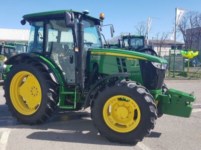Traktor JOHN DEERE 5085M