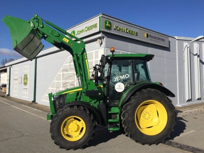 Traktor JOHN DEERE 5125R + 543R
