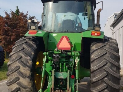 Traktor John Deere 8200