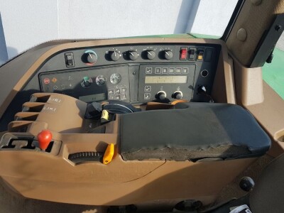 Traktor John Deere 8200