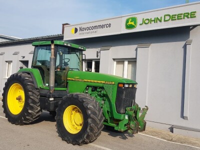 Traktor John Deere 8200