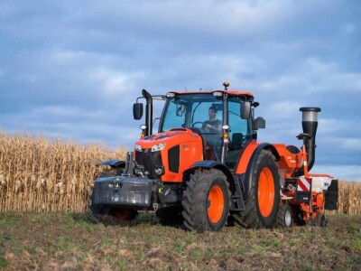 Traktor KUBOTA M6-121 US