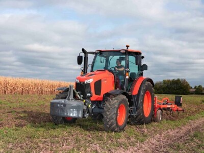Traktor KUBOTA M6-131 U