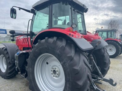 Traktor Massey Ferguson 7715