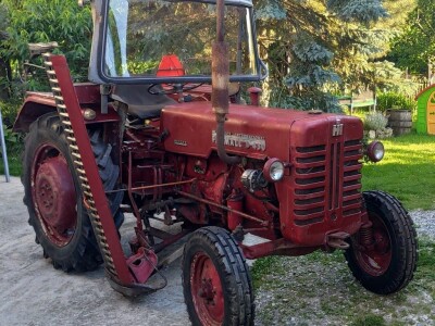 Traktor McCormick D430