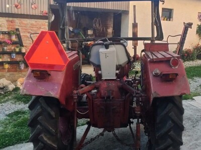 Traktor McCormick D430