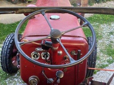 Traktor McCormick D430