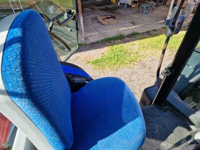 Traktor NEW HOLLAND 6050