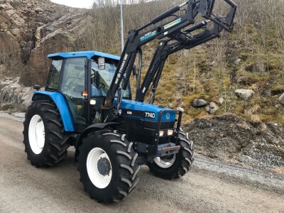 Traktor New Holland 7740 SLE