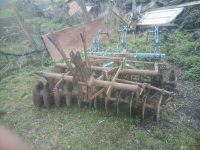 Traktori poljoprivredni strojevi