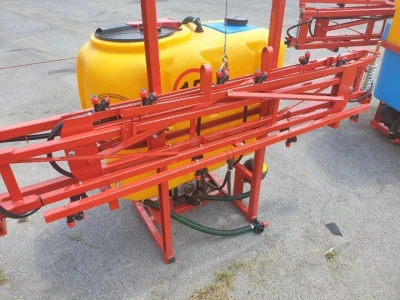 Traktorska prskalica Panex AGM - 300 litara - Grane 8 metara