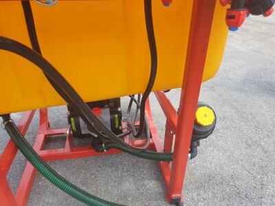 Traktorska prskalica Panex AGM - 300 litara - Grane 8 metara