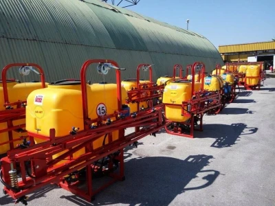 Traktorska Prskalica Panex AGM 800L, 12m grane, 3 rezervoara
