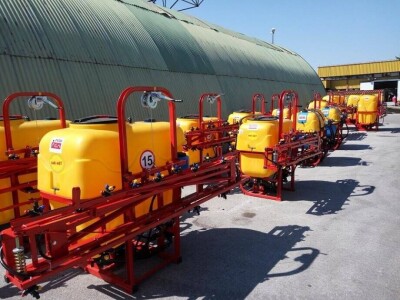 Traktorska Prskalica Panex AGM 800L, 12m grane, 3 rezervoara