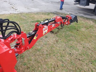 TRAKTORSKI ROVOKOPAČ / BAGER AGM