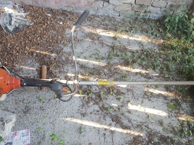 Trimer Husqvarna 143R-II