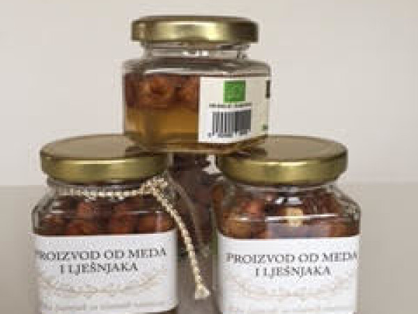 Proizvod od meda i lješnjaka