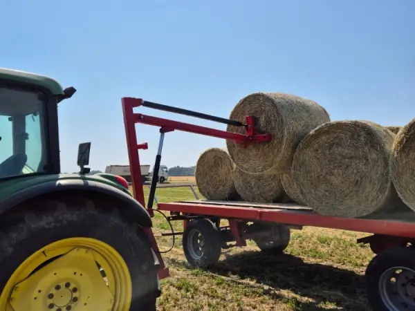 Utovarivač za rolo bale