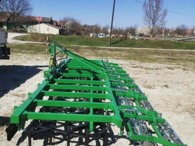 Teška drljača sa hidrauličnim podizanjem krila, radni zahvat 7.20, klin 30x30x220