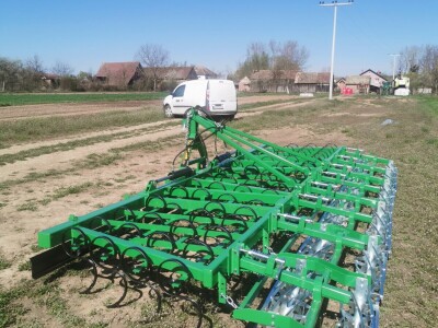 Sjetvospremač, sa hidrauličkim sklapanjem, radni zahvat 6.60, četiri reda opruga, S/R opruga