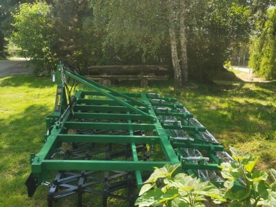 Teška drljača sa hidrauličnim podizanjem krila, radni zahvat 4.40, klin 30x30x220