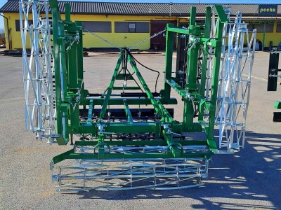 Poluteška drljača sa hidrauličnim podizanjem krila, radni zahvat 4.40, PN/ŠK