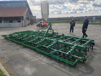 Teška drljača sa hidrauličnim podizanjem krila, radni zahvat 7.20, klin 30x30x220