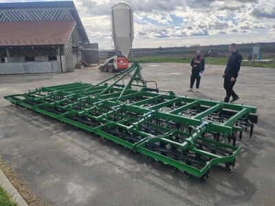 Teška drljača sa hidrauličnim podizanjem krila, radni zahvat 7.20, klin 30x30x220