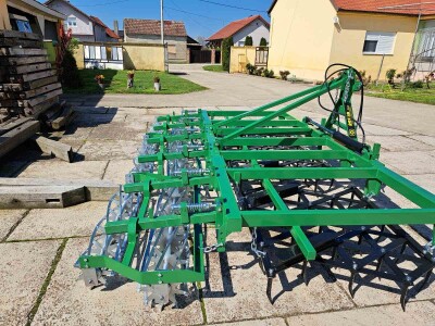 Poluteška drljača sa hidrauličnim podizanjem krila, radni zahvat 4.40, PN/ŠK