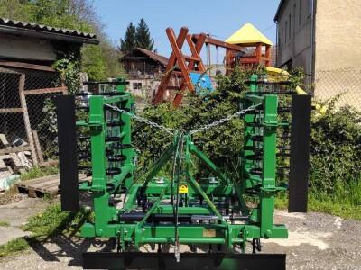 Sjetvospremač, sa hidrauličkim sklapanjem, radni zahvat 4.20, četiri reda opruga, S/R opruga