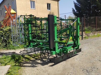 Sjetvospremač, sa hidrauličkim sklapanjem, radni zahvat 4.20, četiri reda opruga, S/R opruga