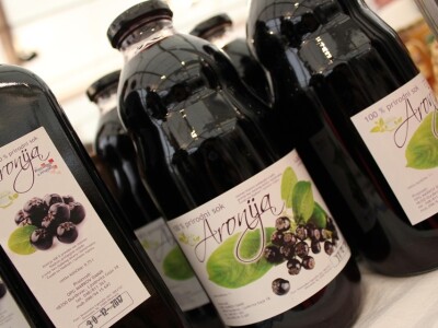 Prodajemo sok od aronije u eko uzgoju