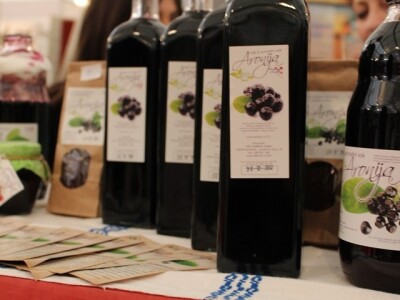 Prodajemo sok od aronije u eko uzgoju