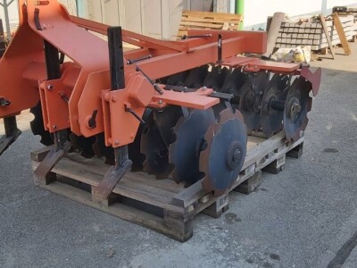 Voćarsko-vinogradarska V-tanjurača (3-položaja diskova)