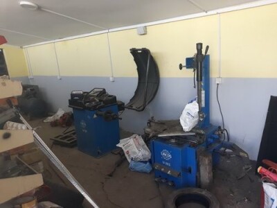 Za izdavanje oko 300 kvadrata sa kancelarijama na 7 ari placa