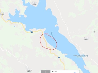 Zemljište blizu obale Perućkog jezera.