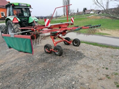 Zgrtač vlečeni Kverneland 9042 2012 godina (vicon, Deutz Fahr)