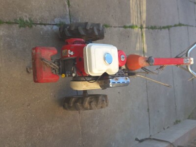 Prodajem motokultivator Honda f-600