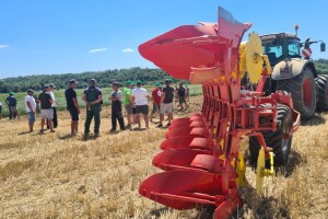 Pottinger - predstavljanje balirke, sijačice i pluga