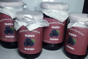 Sestre udruženim snagama uspešno proizvode i prerađuju voće