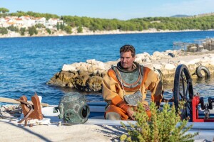 Obitelj Tanfara od 1896. čuva tradiciju otoka Krapnja, zanimanje koje se prenosi s oca na sina: spužvarstvo