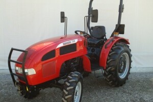 Traktor Mahindra 354